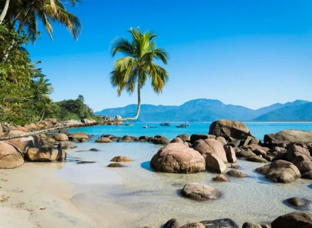 praia-do-aventureiro-1024x684